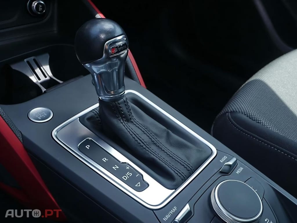 Audi Q2 I.V.A DEDUTÍVEL 35 TDI Sport S tronic