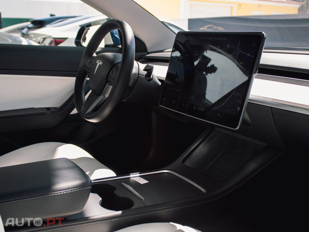 Tesla Model 3 Standard Range Plus RWD