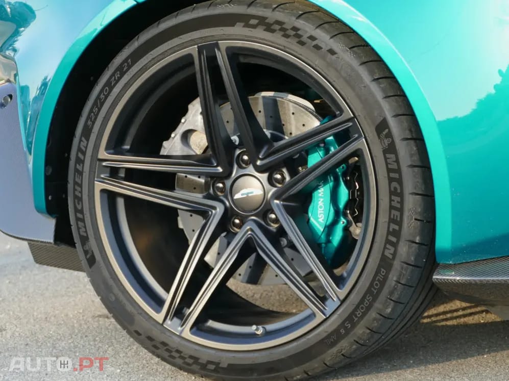 Aston Martin Vantage Coupé V8