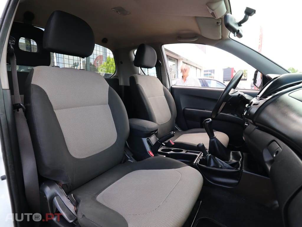 Mitsubishi L200 2.5 DI-D Club In.AC 3L 4WD