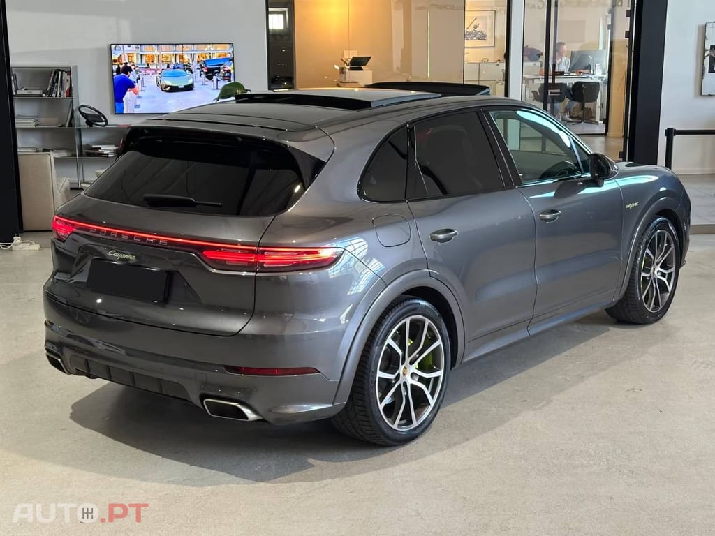 Porsche Cayenne E-Hybrid Bose