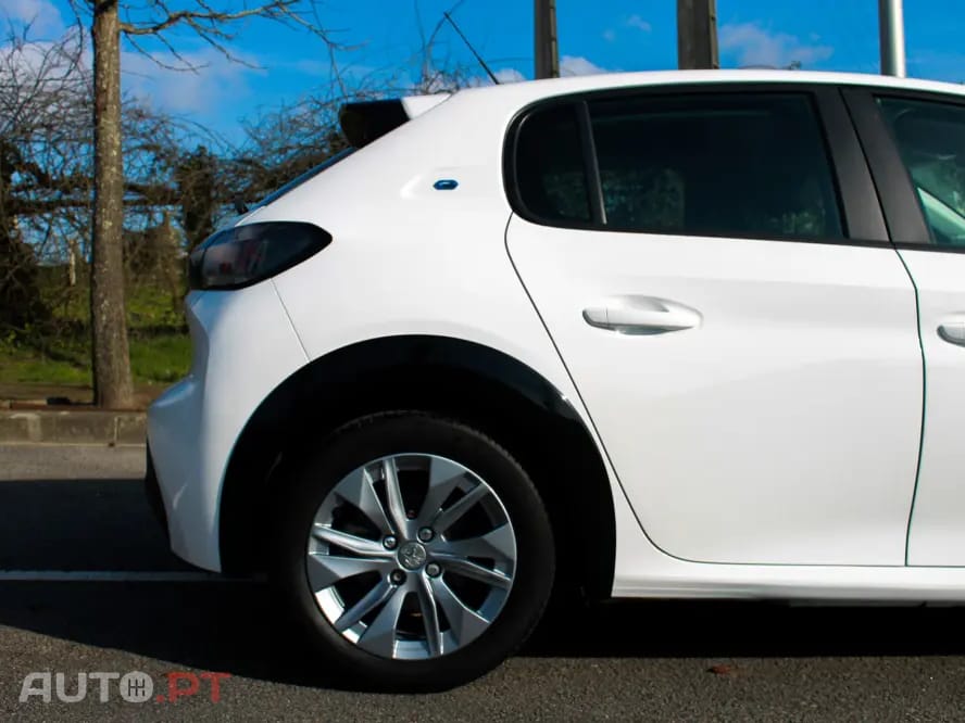 Peugeot E-208 50 kWh Active Pack