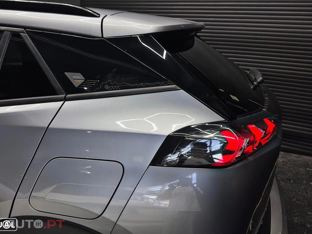 Peugeot E-2008 50 kWh Allure Pack
