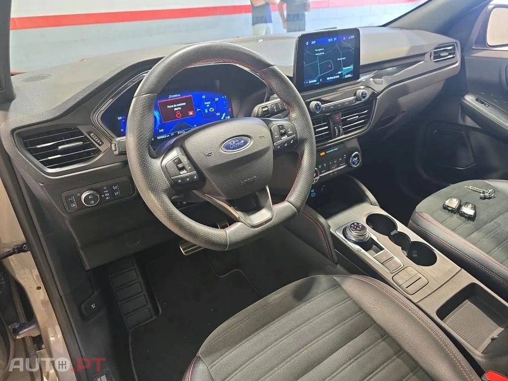 Ford Kuga 2.5 PHEV ST-Line X