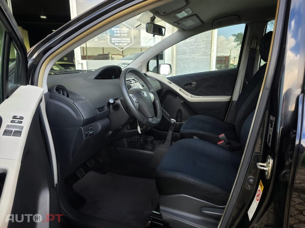 Toyota Yaris 1.0 VVT-i Sol+AC