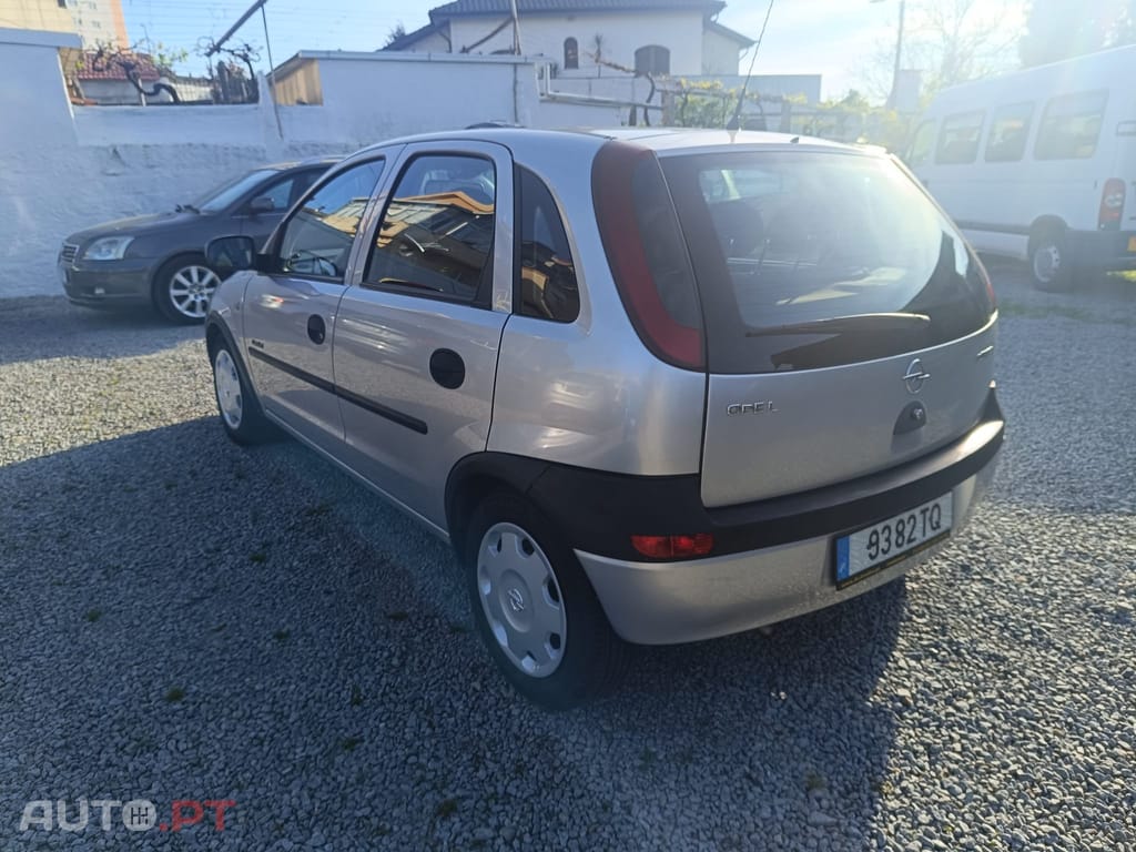 Opel Corsa 1.2 16V Confort