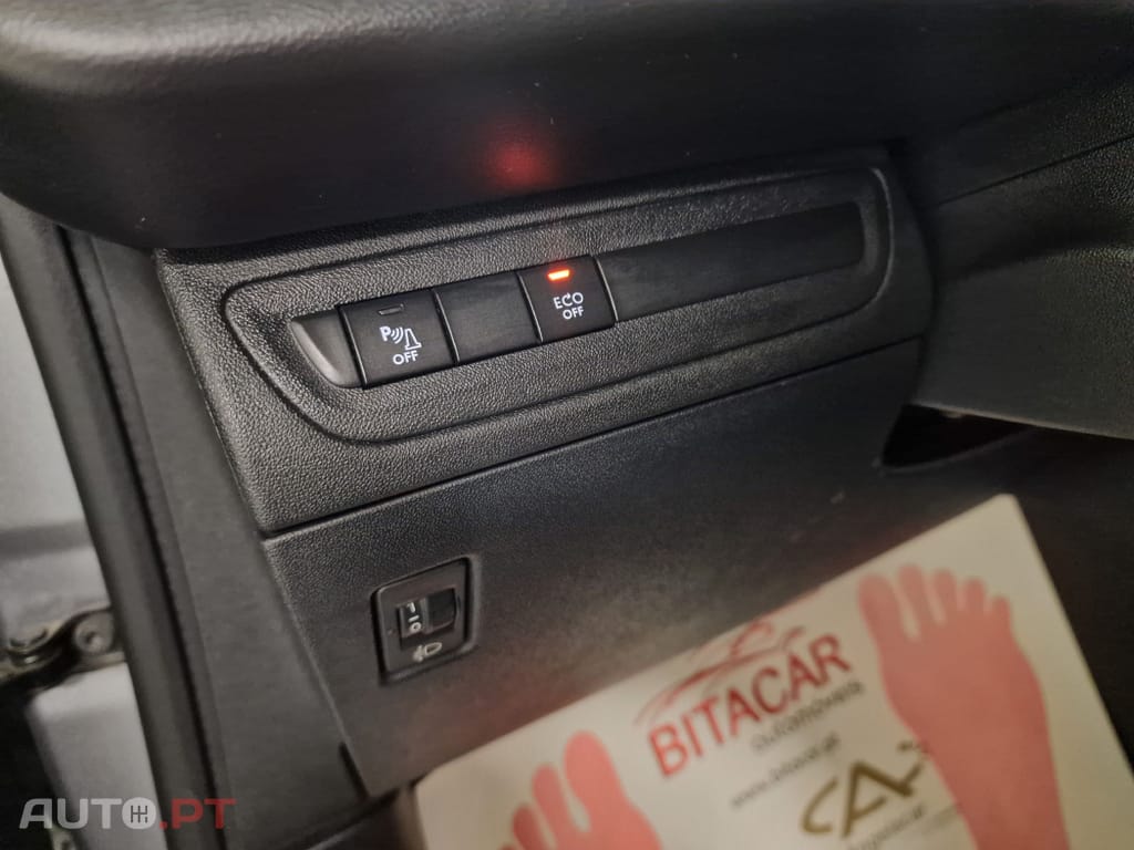 Peugeot 208 1.5 BLUEHDI 102CV SIGNATURE GPS CAMARA TRASEIRA