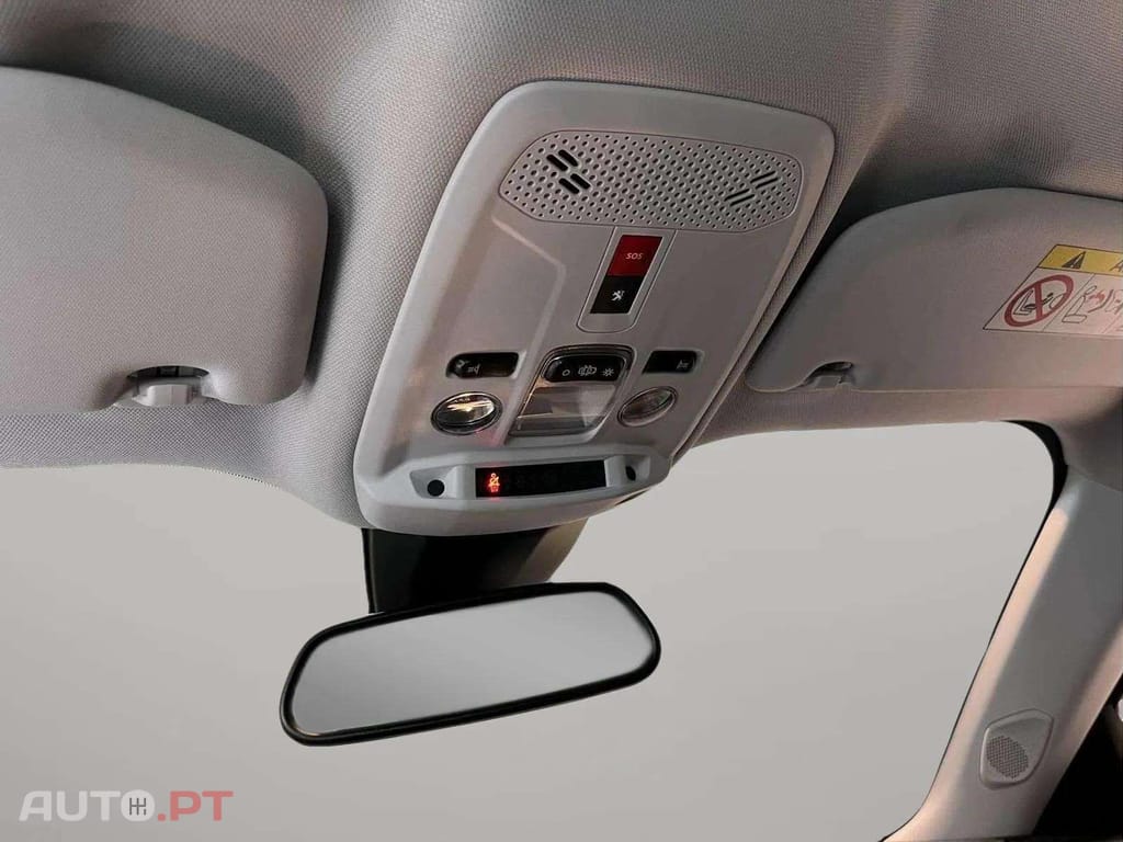 Peugeot E-2008 Active 