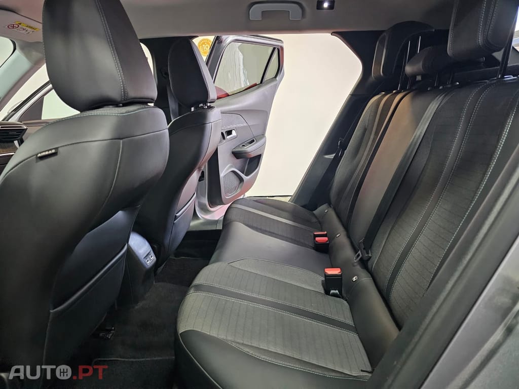 Peugeot 2008 1.2 PureTech Allure