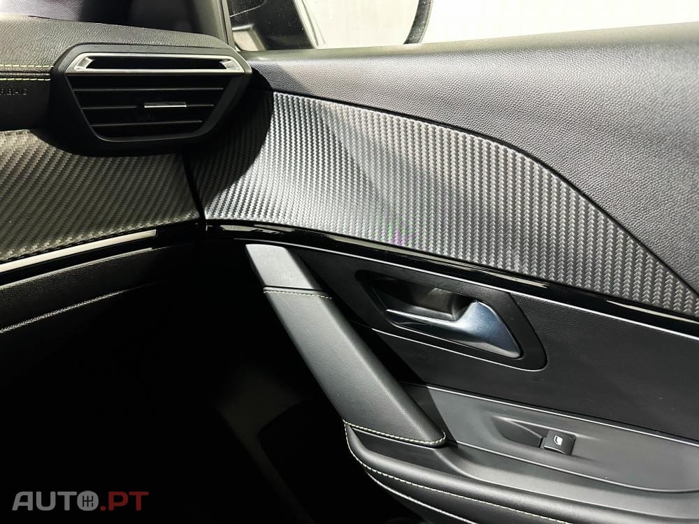 Peugeot E-208 50 kWh GT Pack