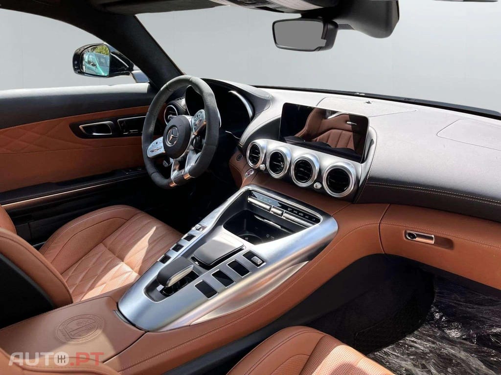 Mercedes-Benz AMG GT Coupe  V8 