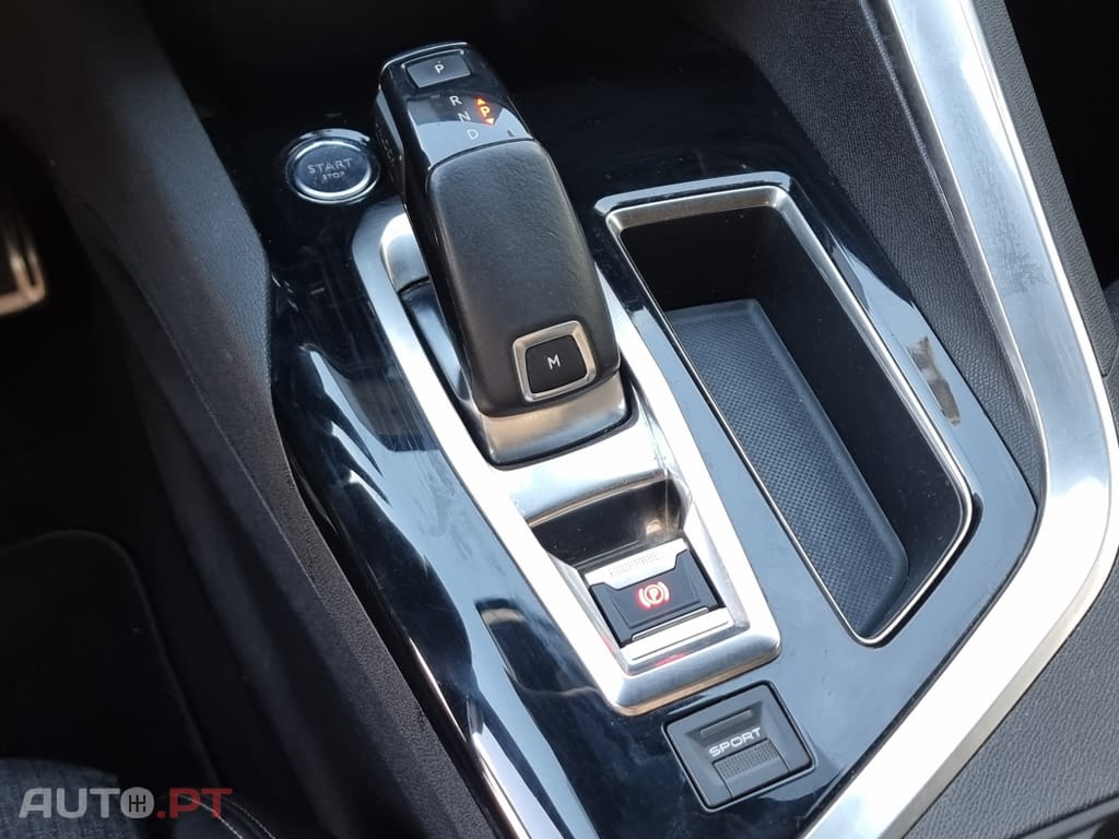 Peugeot 3008 1.6 PureTech GT EAT8