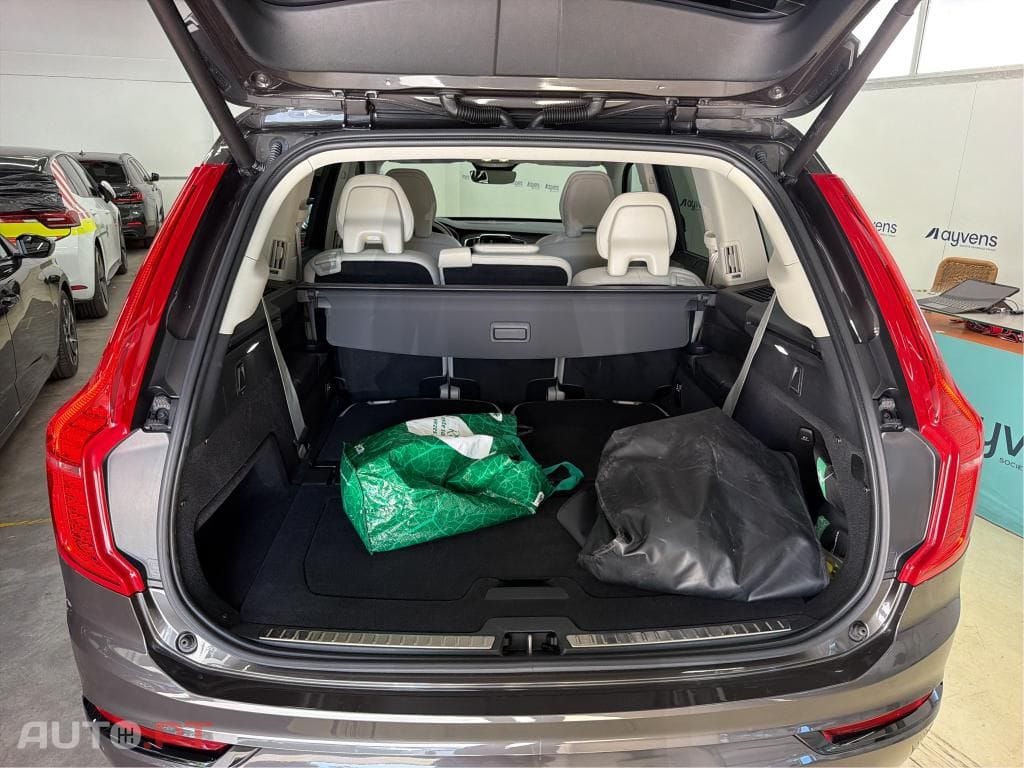 Volvo XC90 2.0 T8 PHEV Plus Dark AWD