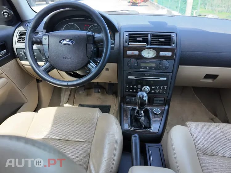 Ford Mondeo SW Outro