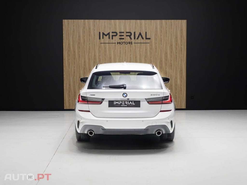 BMW 330 e Touring Pack Desportivo M Pro Auto