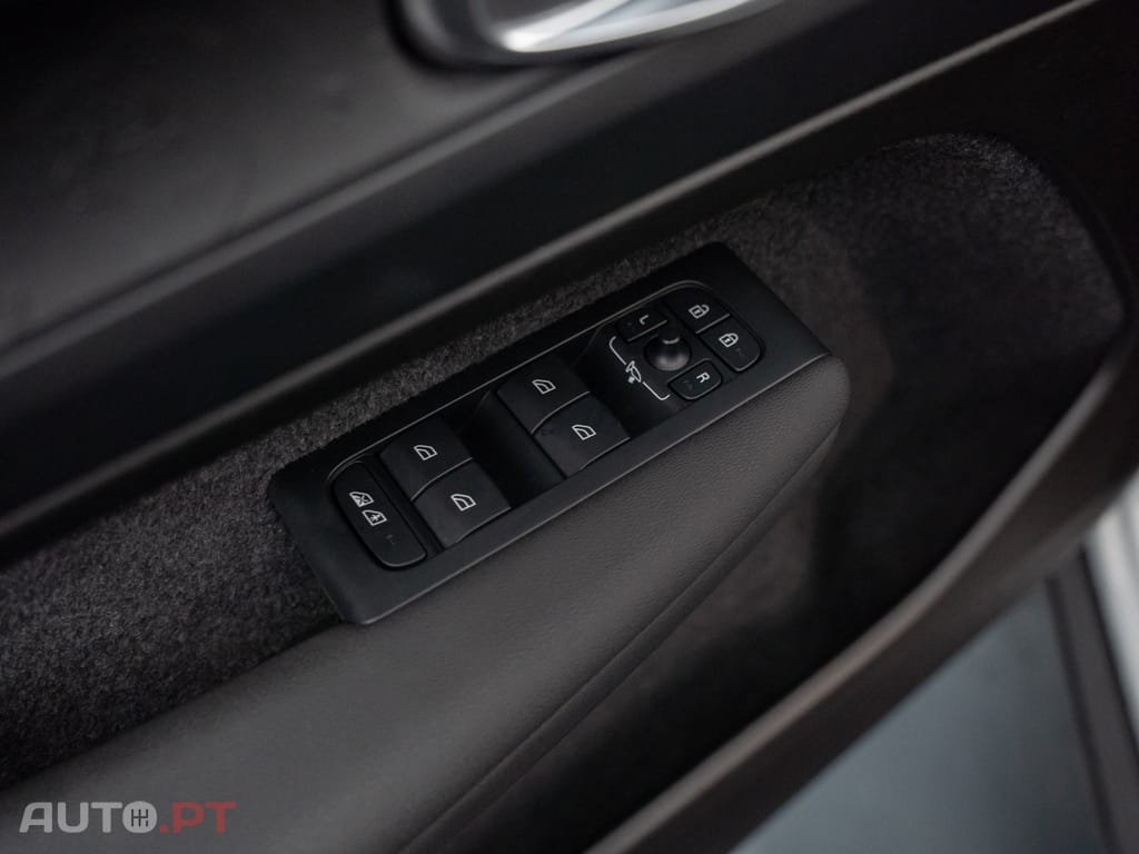 Volvo XC40 Recharge Extended Range Core