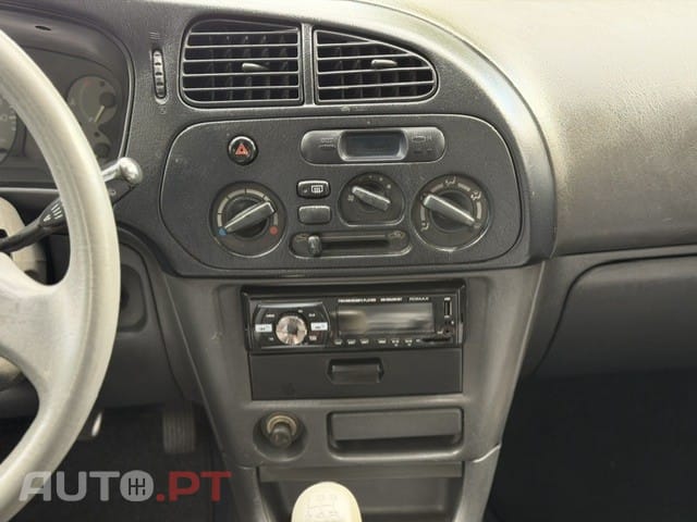 Mitsubishi Lancer 1.3 GLX