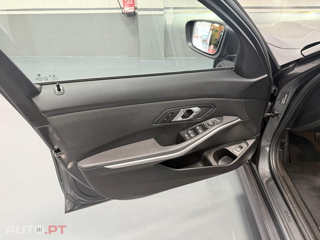 BMW 320 d Touring xDrive Line Sport Auto