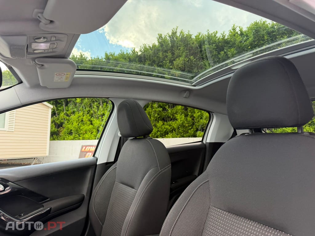Peugeot 208 1.2 PureTech GT Line
