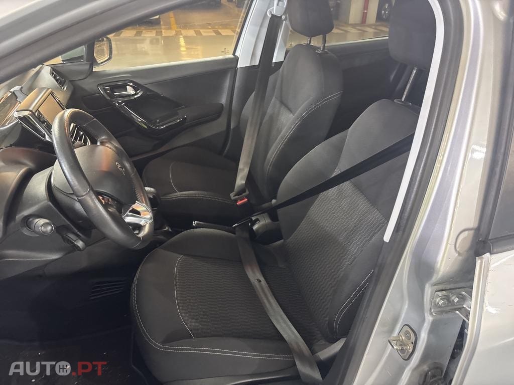 Peugeot 208 1.6 BlueHDi Active