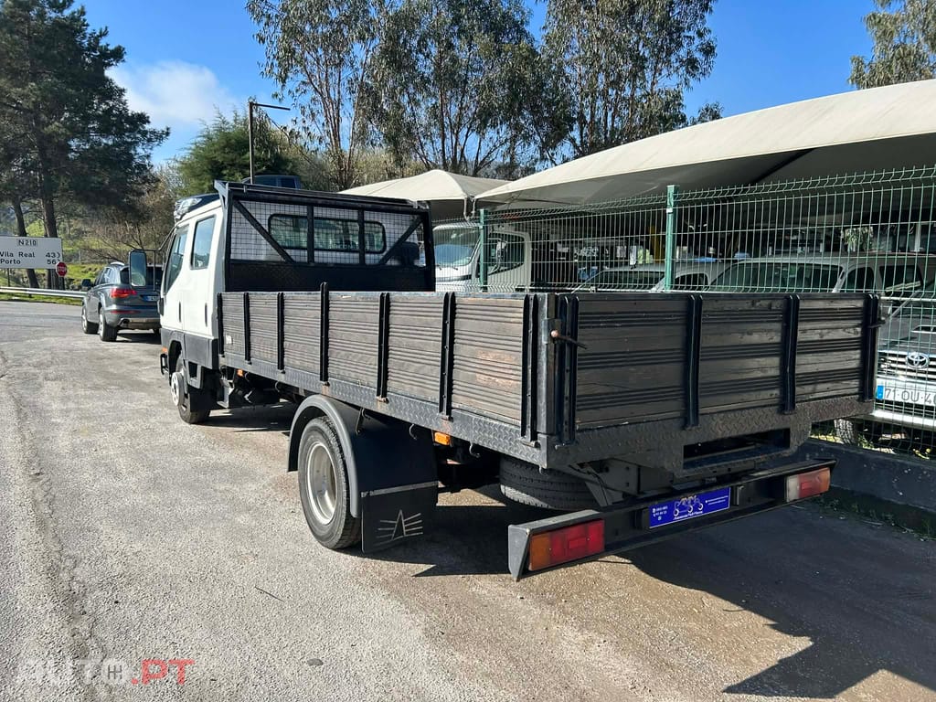 Mitsubishi Canter FE649 3.9 DI-D 7 Lugares