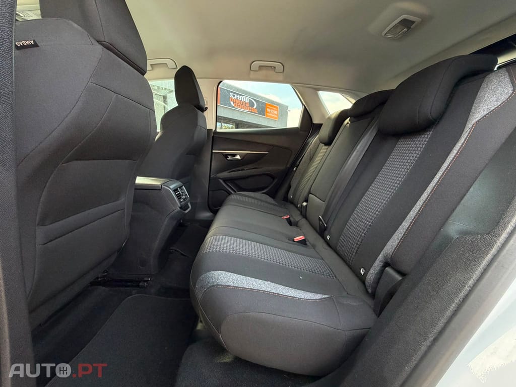 Peugeot 3008 1.5 BlueHDi Allure EAT8
