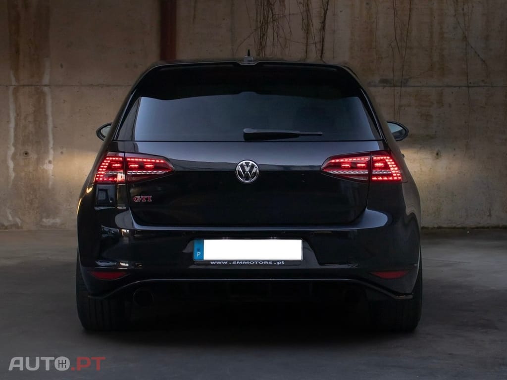 Volkswagen Golf GTI Performance BlueMotion DSG