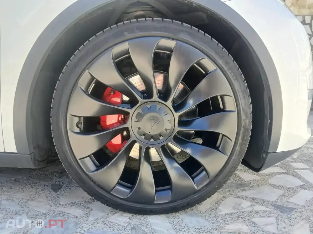 Tesla Model Y Performance Dual Motor AWD
