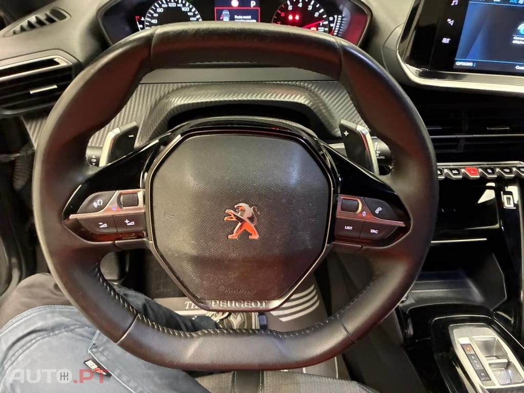 Peugeot 2008 1.2 PureTech Allure EAT8