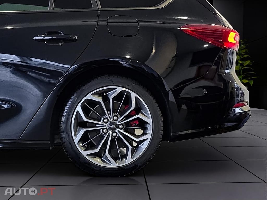 Ford Focus SW 1.0 EcoBoost MHEV ST-Line X