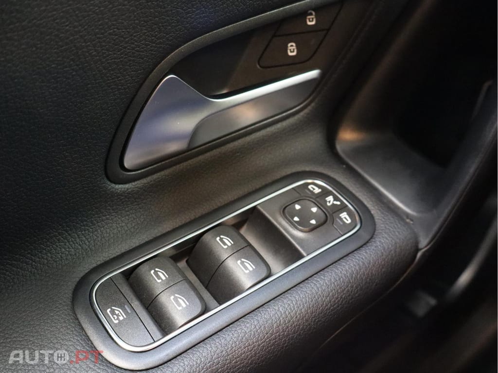 Mercedes-Benz A 250 e Auto