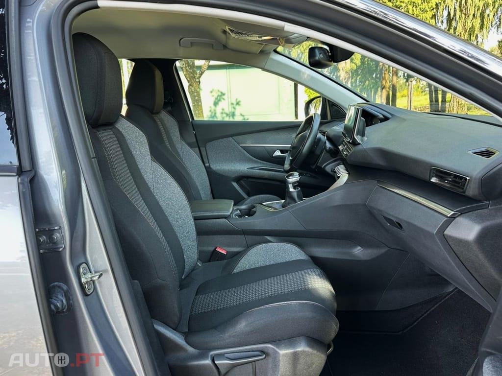 Peugeot 3008 1.5 BlueHDi Active