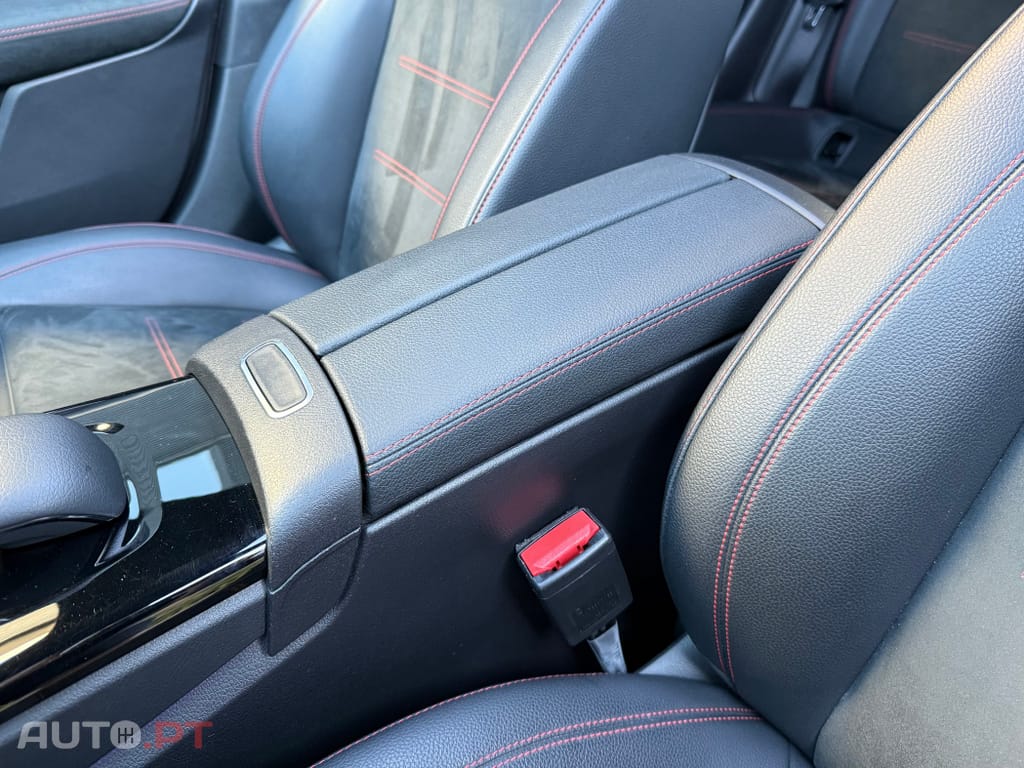 Mercedes-Benz CLA 250 e AMG Line
