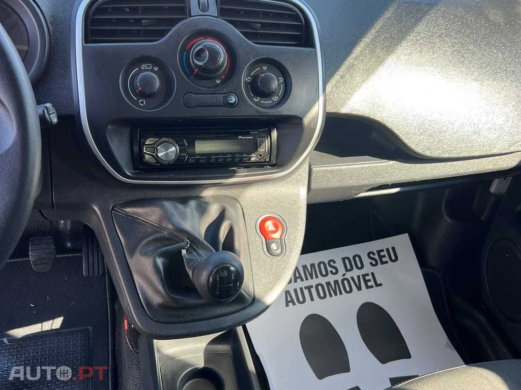 Renault Kangoo Isotérmica com Sistema de frio.