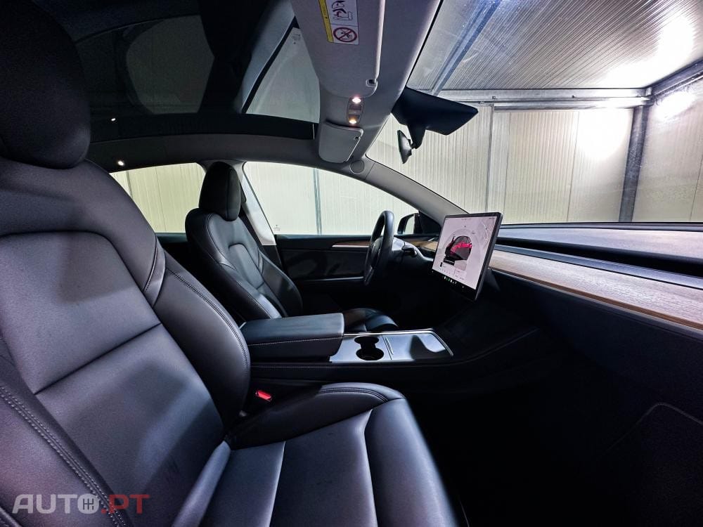 Tesla Model Y Performance Dual Motor AWD