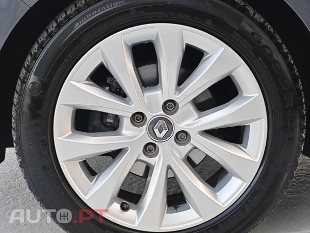 Renault Clio TCe 100 INTENS