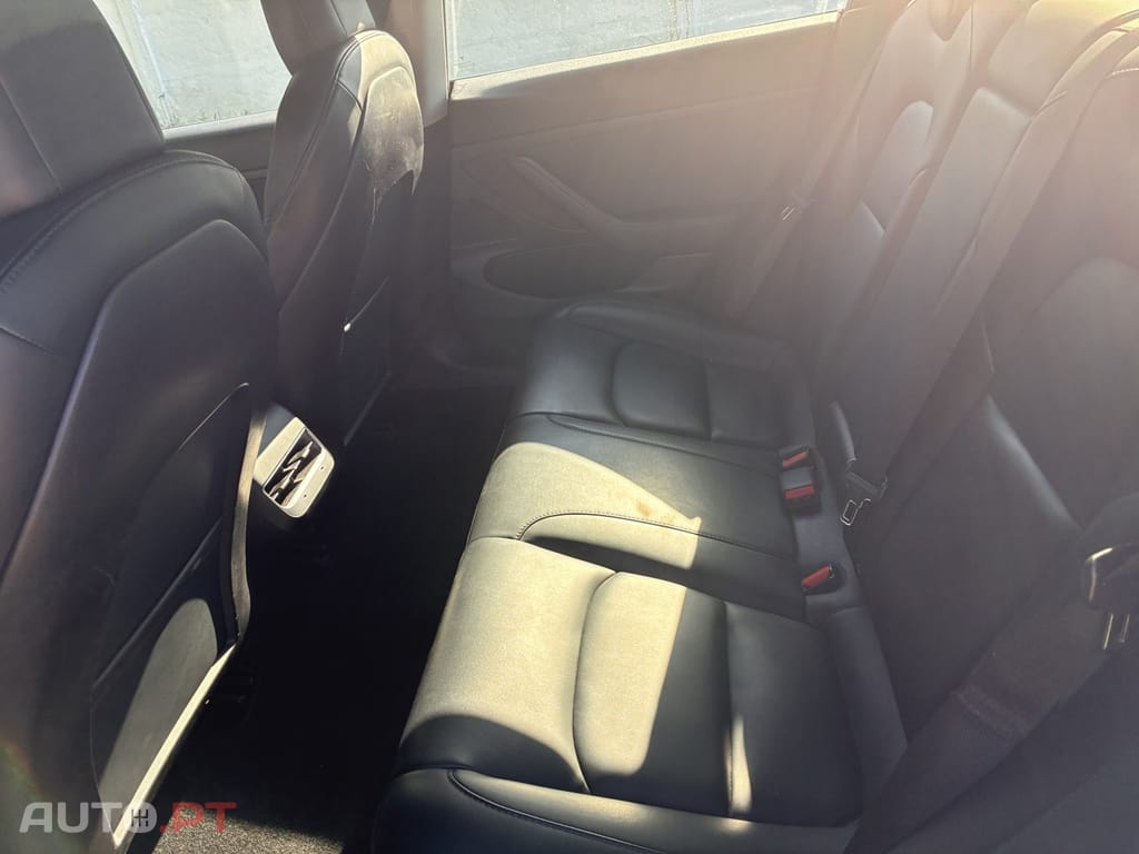 Tesla Model 3 Long Range RWD Business — fotografia 3