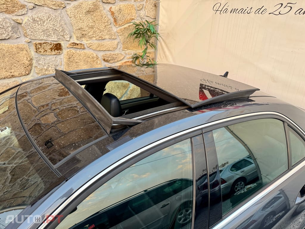 Mercedes-Benz E 300 BlueTEC Hybrid Avantgarde