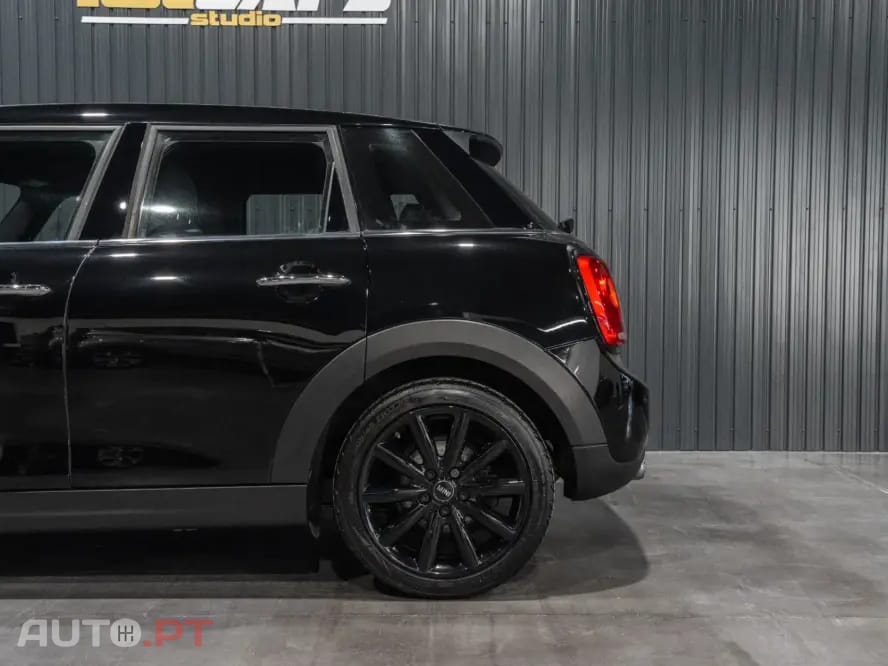 MINI Cooper Cooper D
