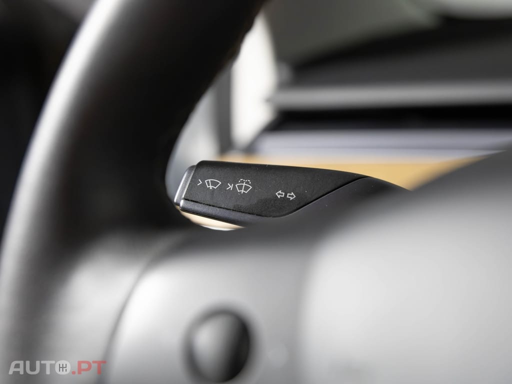 Tesla Model 3 Standard Range Plus RWD