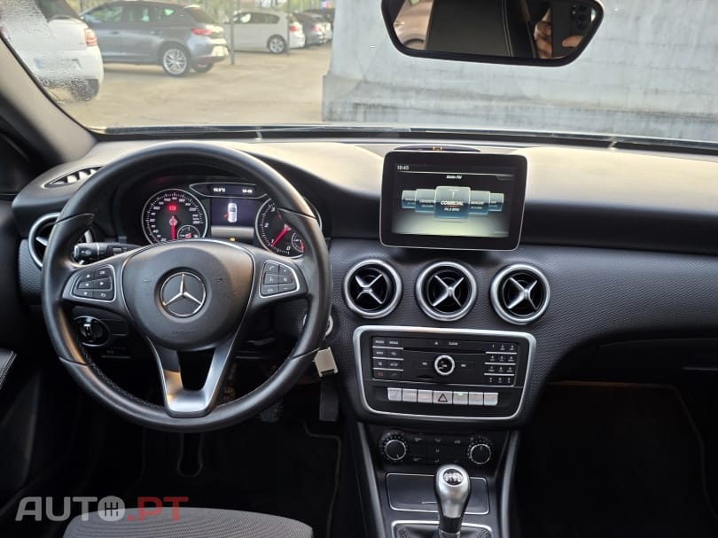 Mercedes-Benz A 180 d — fotografia 14