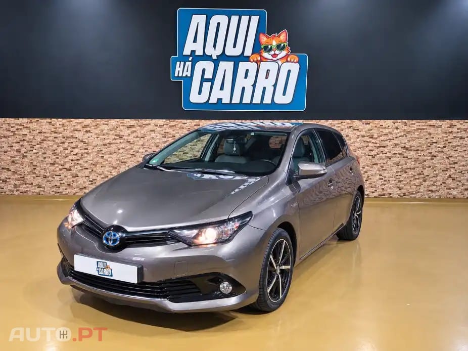 Toyota Auris 1.8 HSD Square Collection