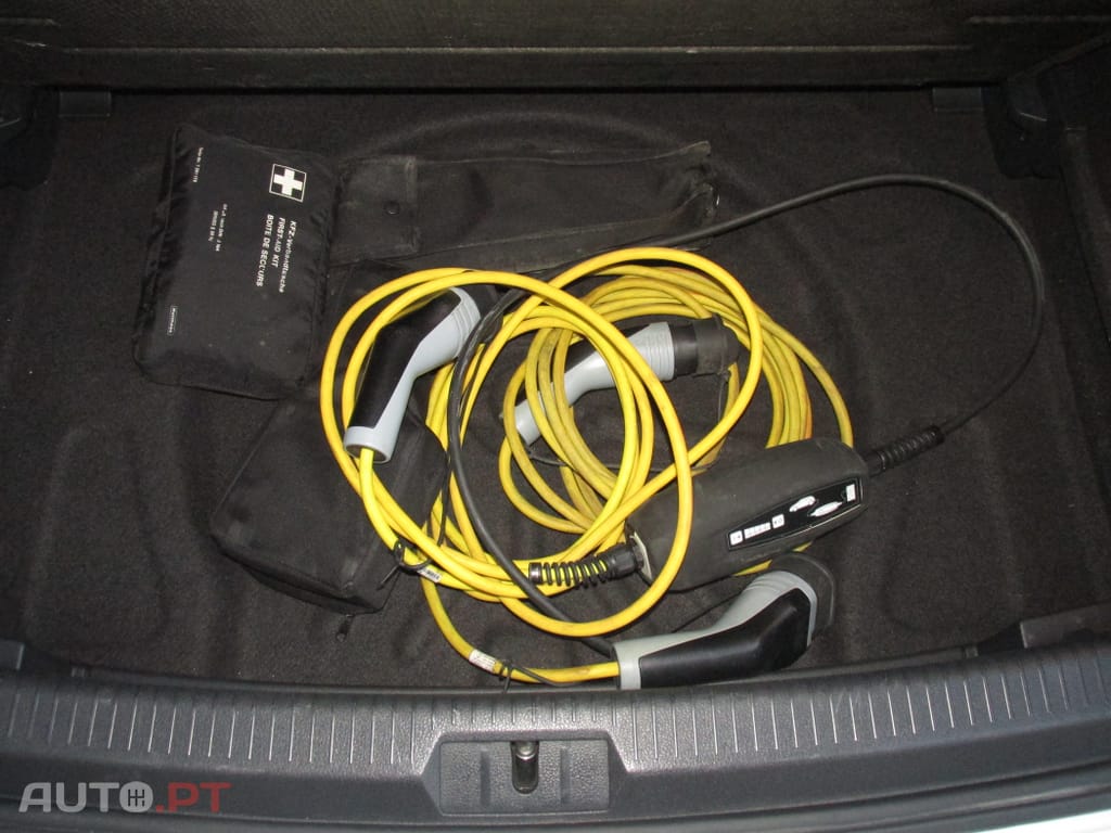 Volkswagen e-Golf AC/DC