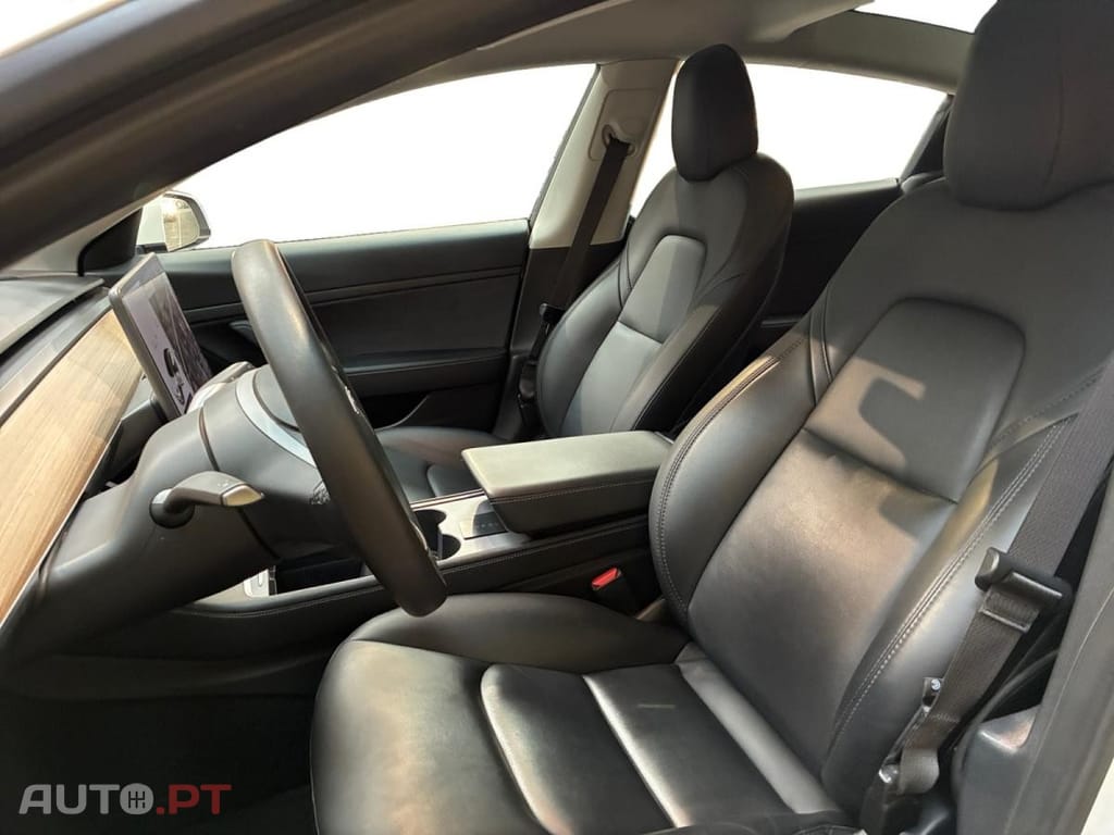 Tesla Model 3 Standard Range Plus RWD