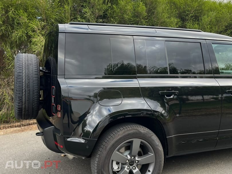 Land Rover Defender 2.0 P300e 110 AWD X-Dynamic SE