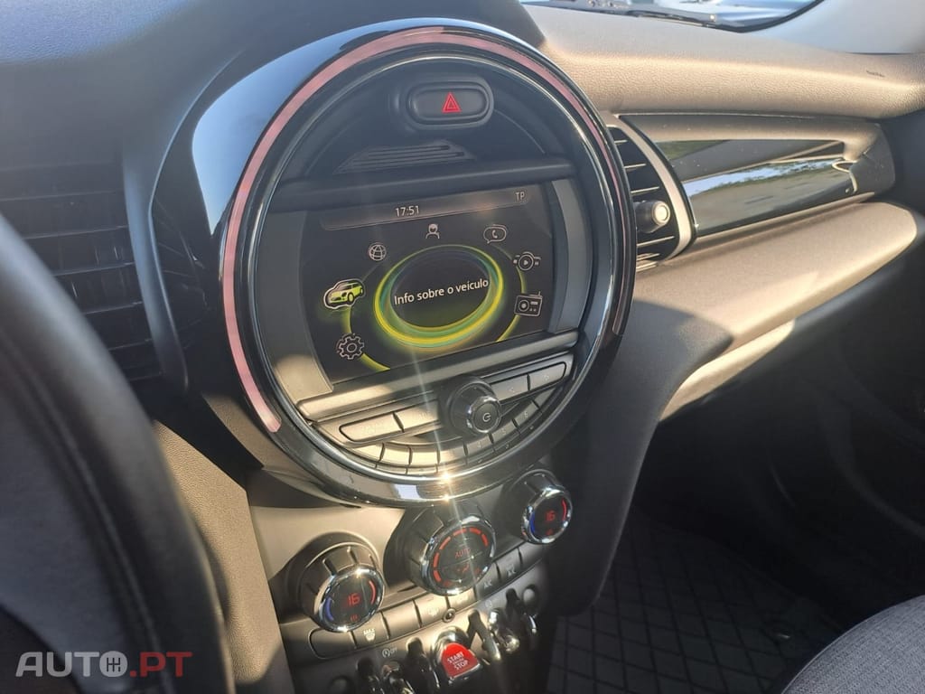 MINI Cooper Cooper D