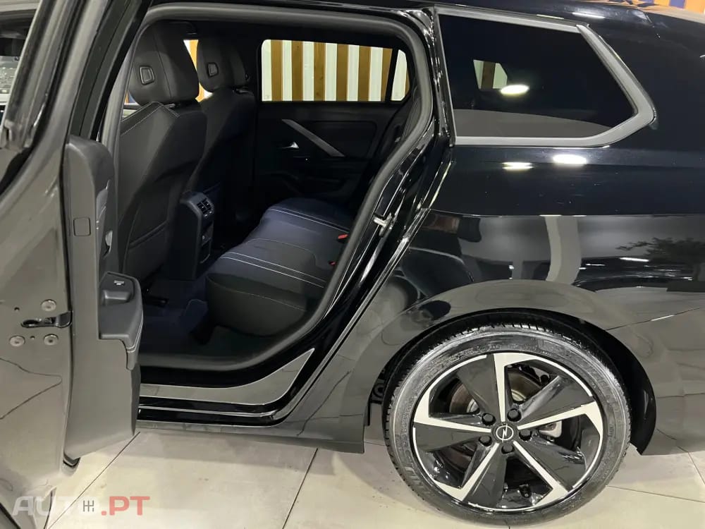 Opel Astra Sports Tourer 1.2 T Hybrid GS eDCT