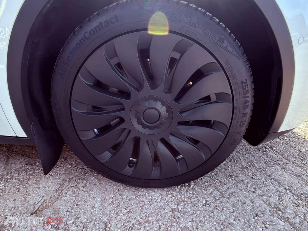 Tesla Model Y Long Range Tração Integral