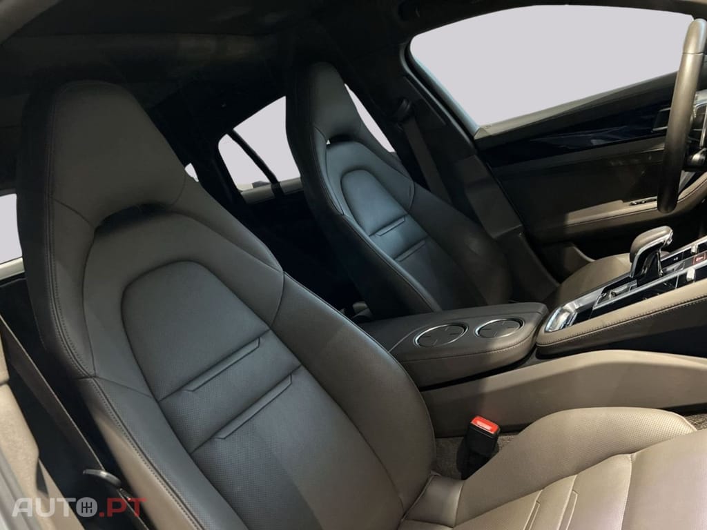 Porsche Panamera 4 E-Hybrid 