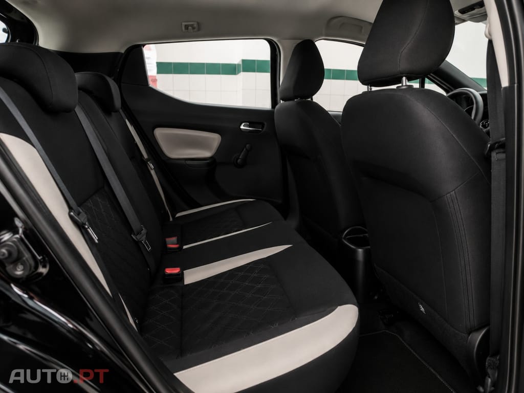 Nissan Micra 1.0 IG-T Acenta — fotografia 14
